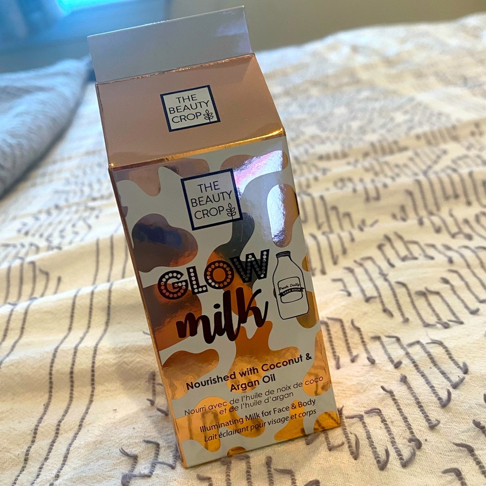 Glow Milk in Blind Date